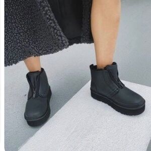 UGG Black leather city func platform boot bootie zip top 6.5 37.5